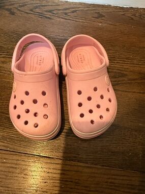 CROCS Kids Classic Clog in Light Pink